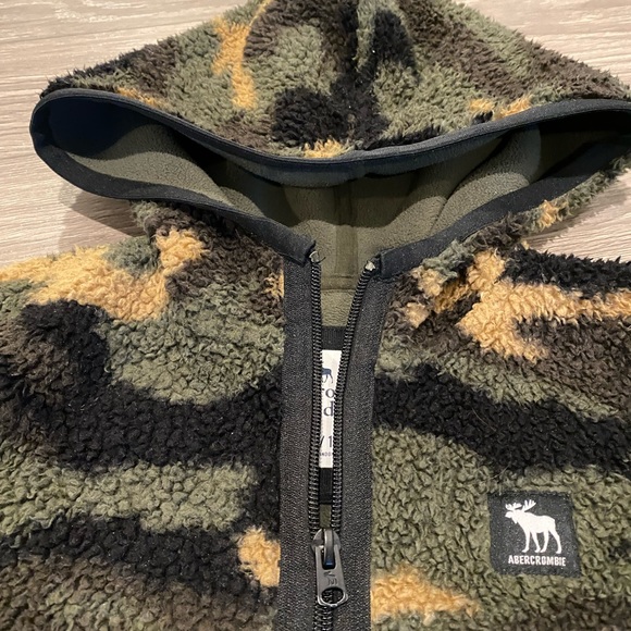 A&F kids Sherpa full zip icon jacket 13/14 - Picture 8 of 8